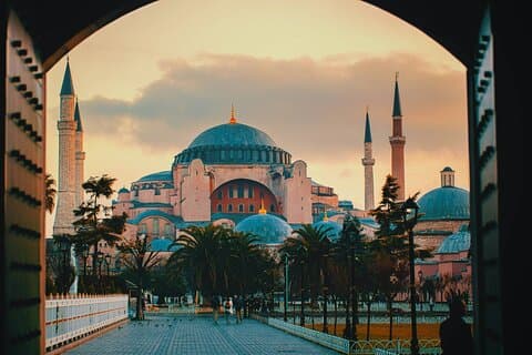 Istanbul Guided Tour: Hagia Sophia, Basilica Cistern and More!
