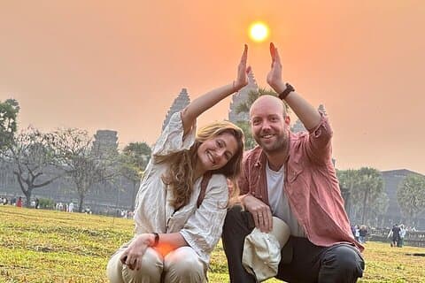 Angkor Wat: Highlights and Guided Sunrise Tour
