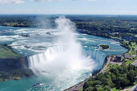 Niagara Falls & Niagara on the Lake Luxury SUV VIP Private Tour