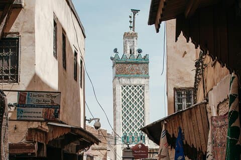 Guided Tour of Fes Medina with Pottery and Mosaic Workshop