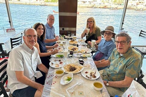 Local Street Food and Guided Walking Tour of Dubai Old Town