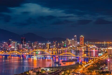 Private Da Nang Night Tour with River Cruise and Night Market