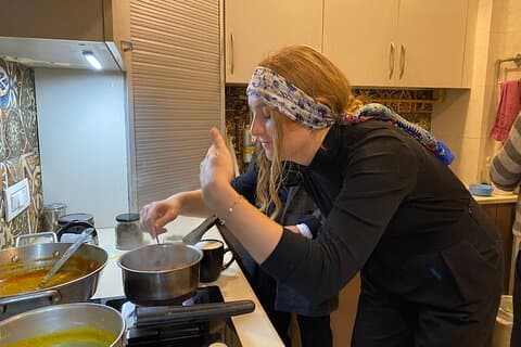 Chai Master Class in an Authentic Indian Home with Food