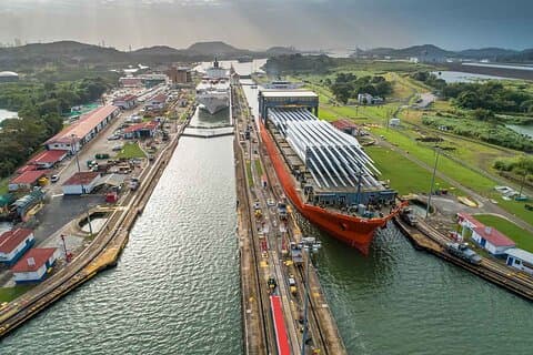 Exploring the Two Oceans Old and New Canal Locks Private Tour