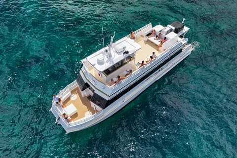 Maui: Molokini and Turtles Luxury Yacht Snorkel
