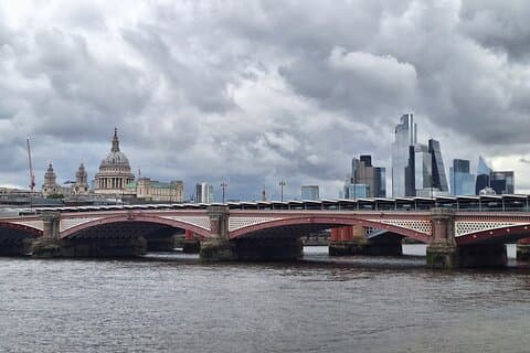2h Thames Riverside Walk: Big Ben, South Bank & Borough Market