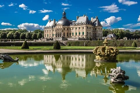 Chateau of Fontainebleau and Vaux le Vicomte 9-Hour Private Tour