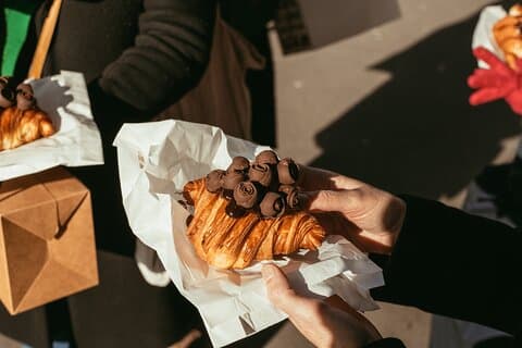 Paris Food Tour in the Morning: Croissants, Baguettes & Chocolate