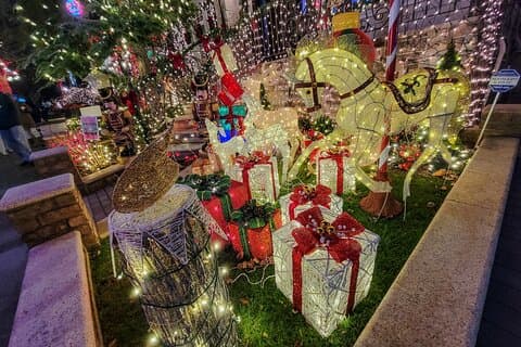Dyker Heights Christmas Lights Tour