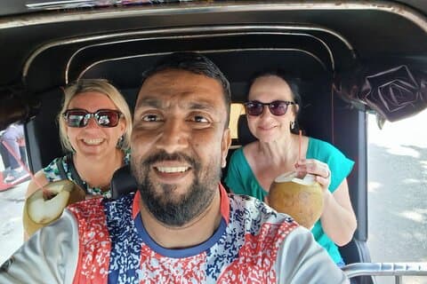 Colombo Tuk Tour(city,History,culture,religion,museum,shopping)