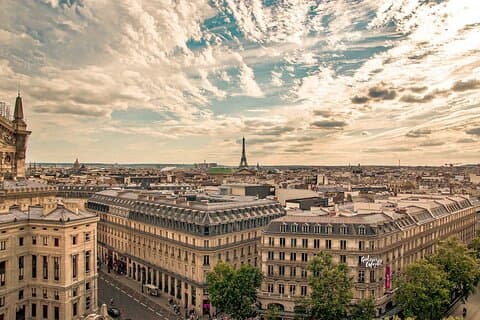 Paris Essentials Private Tour by a born-and-raised Parisian guide