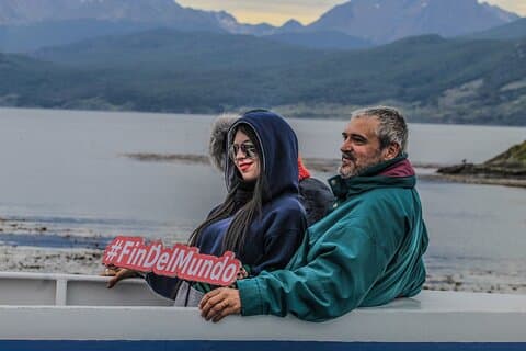 Navigation Beagle Channel to the penguin