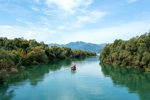 Skadar Lake Guided Boat Tour to Vranjina Monastery & Wine Tasting