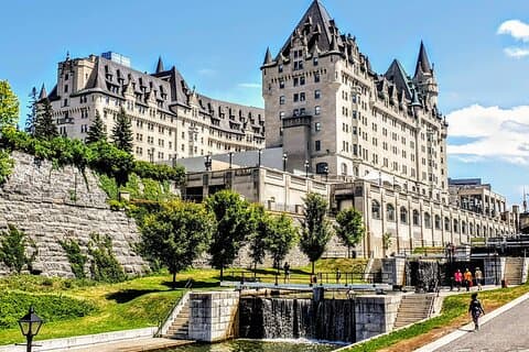 Ottawa Small Group Private City Tour - With Transportation