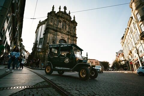 Porto & Gaia : Private Tour of the Historic City in a Classic Ford T