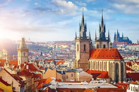 Private transfer from Passau to Prague, 2h Stop, Local driver