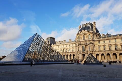 Old Paris Walking Tour: Explore Saint-Germain and Saint-Michel