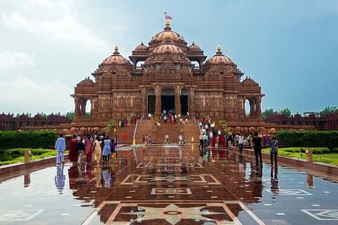 Akshardham Temple Evening tour light and musical fountain show