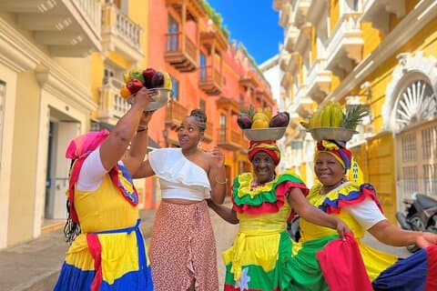 Cartagena Sunset Walking Tour: Golden Hour, Rooftop & Getsemaní