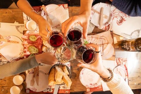 Milan: Sunset Navigli Food & Drinks Tour by Do Eat Better