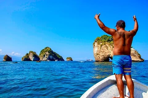 Los Arcos 5 islands Snorkeling Cliff Jumping and Hidden Beach
