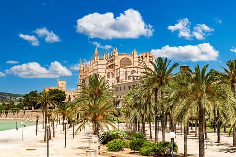 Deluxe Cruise-Friendly Tour in Palma De Mallorca and Valldemossa