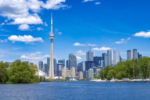 1-Hour Toronto Harbour Tour with Live Narration