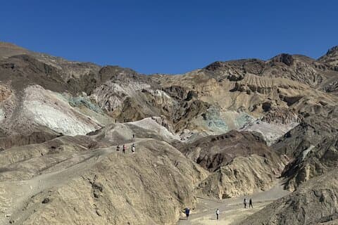 LAS VEGAS: Death Valley, Seven Magic Mountains & Vegas Sign TOUR