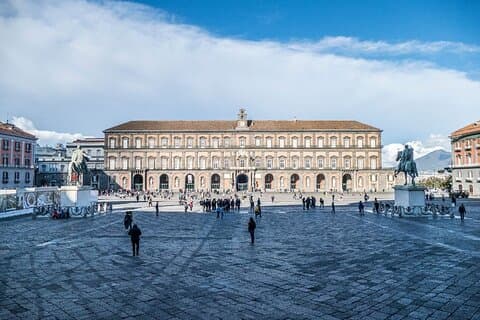 Royal Palace Napoli Guided Walk