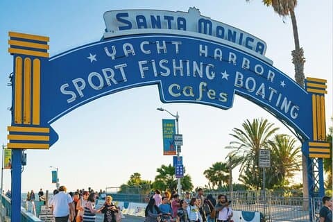 Los Angeles Half-Day City and Beach Tour with Hotel Pickup