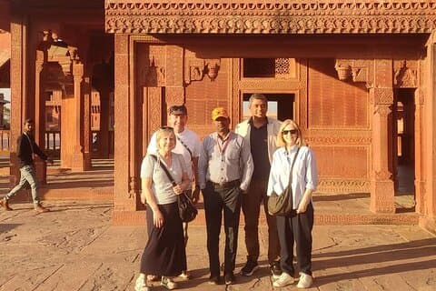 Half Day sightseeing to Fatehpur Sikri with Licensed guide