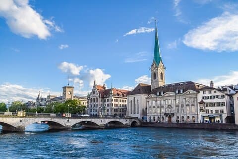 Zurich Walking Tour: Explore Top Sights & Hidden Gems