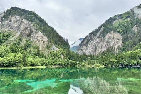2-Day Chengdu to Jiuzhaigou Valley Scenic Tour