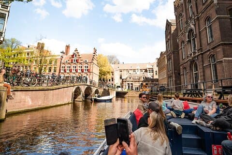 Amsterdam Open Boat Cruise in Old City Centre with Drinks Options