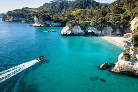 2 Hour Cathedral Cove and Volcanic Coast Cruise with Shade Canopy