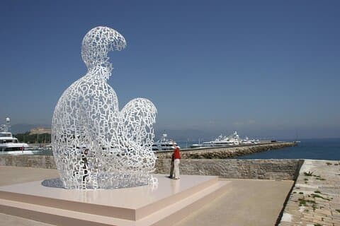 Private Tour to Antibes and Grasse for 4 Hours