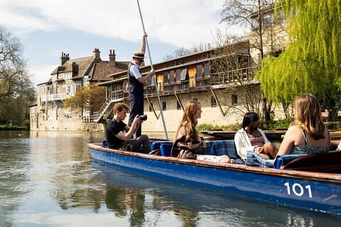 Cambridge University Colleges Guided Punting Tour