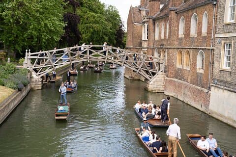 Private | Cambridge Walking Tour with Punt & King's by Alumni™