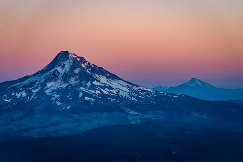 Pacific Northwest Volcano Scenic Air Tour by Envi Adventures