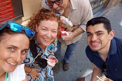 Florence Street Food Walking Tour with wine in Duomo Area