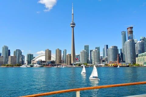 Best of Toronto City Tour with Boat Cruise & CN Tower Entry