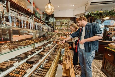 Paris Pastry Tour - Croissants, Macarons & Iconic French Desserts