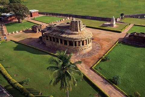 Hire a Guide to visit Badami/Aihole/Pattadakal with own transport