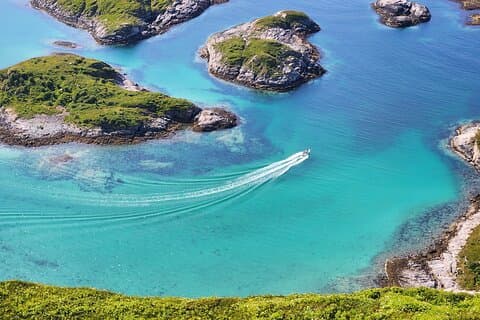 Tromsø: Day trip to the island of Sommarøy through the Fjords