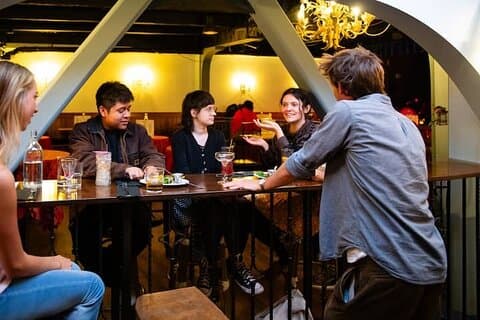 Downtown Seattle Restaurant Tour with Drinks and Food