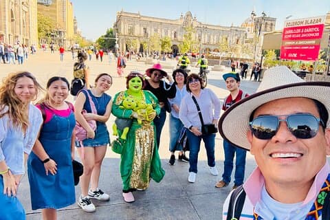 Historic tour in the center and murals of Orozco
