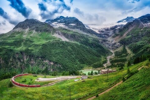Private 1st Class Bernina Panoramic – St. Moritz & Swiss Alps