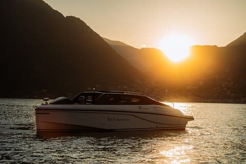 Private Boat Tour on Lake Como: Prosecco and Villas