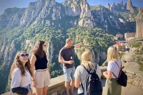 Barcelona to Montserrat Monastery: Tour, Transfers & Basilica