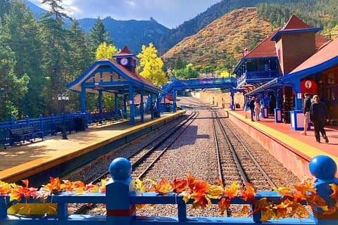Pikes Peak COG Railway & Garden of Gods Tour